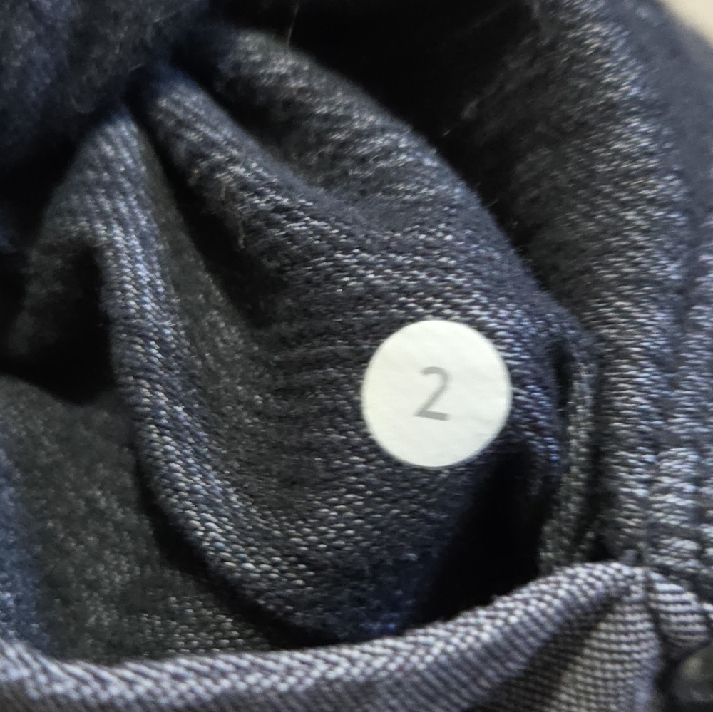 Lululemon Ride On Grey Women's Shorts. Size 2 - Picture 11 of 14